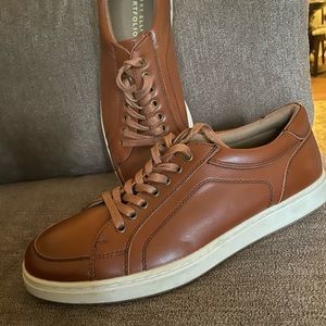 Size 8 men’s perry Ellis casual/dress shoe